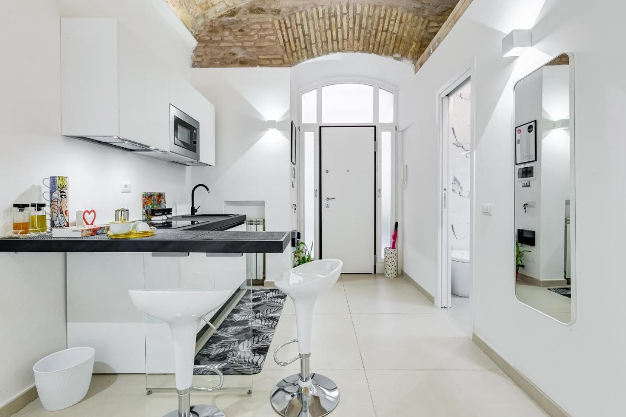 Scipioni Charming Studio Rome Bagian luar foto