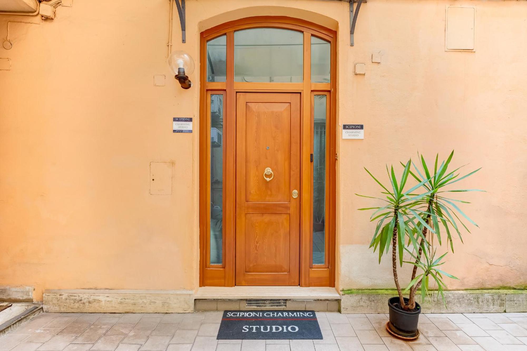 Scipioni Charming Studio Rome Bagian luar foto
